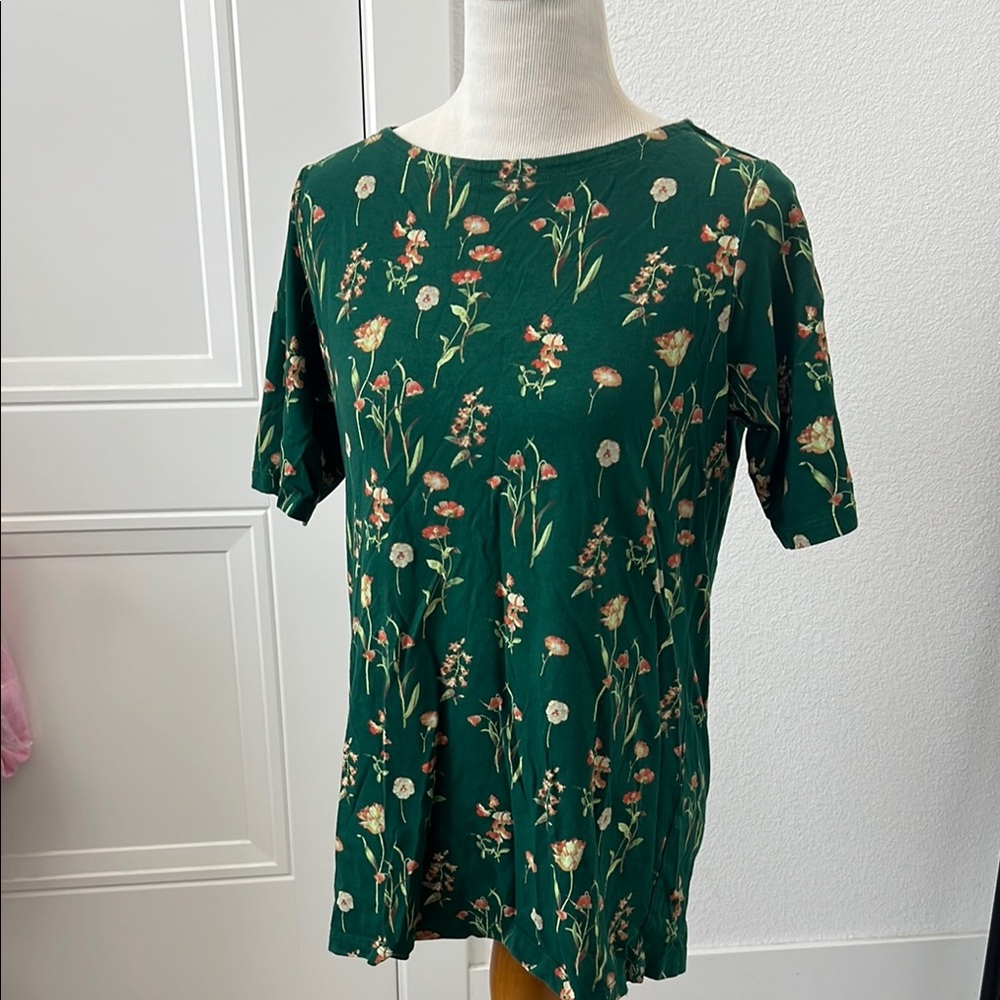 Uniqlo + Studio Sanderson Green elbow Sleeve boatneck T-Shirt EUC size M